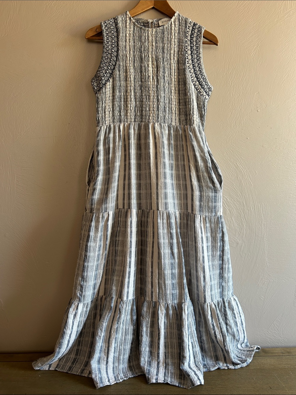 Bohme  Striped Sleeveless Tiered Maxi Dress. Elastic Top. Size Large. Blue-White